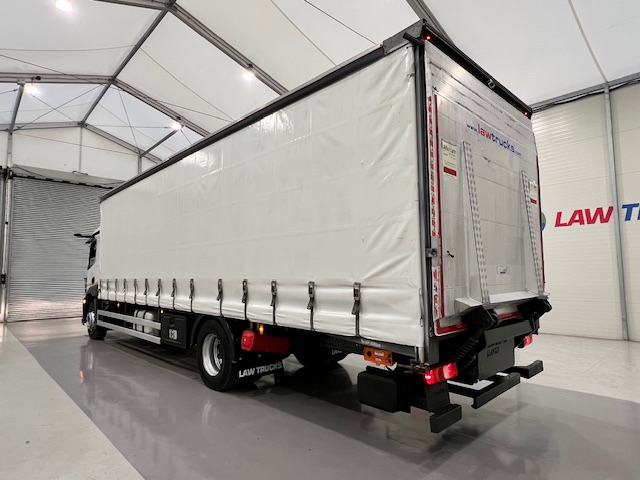 Mercedes Actros 1824 Day Cab Curtainsider