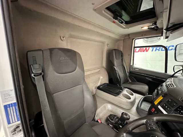 DAF CF 290 6×2 Rear Steer Fridge Box