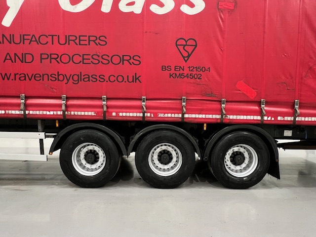 Montracon Tri Axle 4.2m Curtainsider Trailer Moffat Brackets
