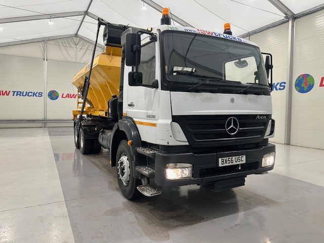 Mercedes Axor 2628 6×4 Day Cab Hookloader Gritter