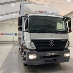 Mercedes Axor 1824 Day Cab Curtainsider - thumbnail