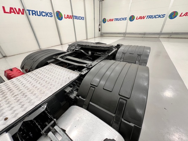 Volvo FH 500 6×2 Midlift Tractor Unit