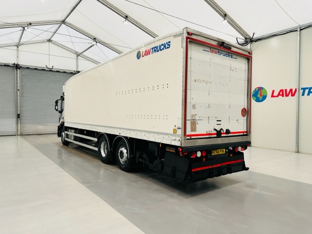 Iveco Stralis 310 Euro 6 6×2 Box Van