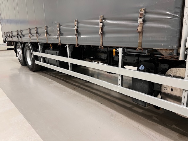 DAF CF75 310 Rear Lift Sleeper Cab Curtainsider
