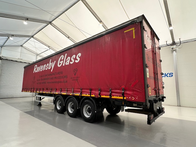 Montracon Tri Axle 4.2m Curtainsider Trailer Moffat Brackets