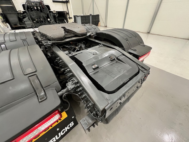 Volvo FH 500 6×2 Midlift Tractor Unit