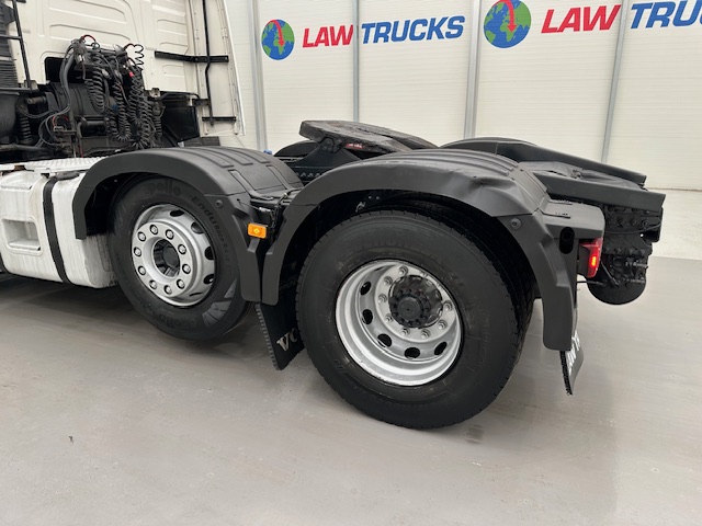 Volvo FH 500 6×2 Midlift Tractor Unit