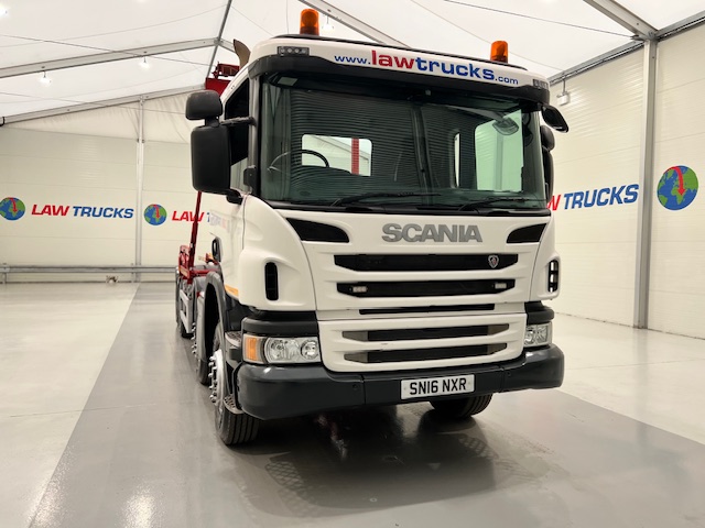 Scania P370 8×4 Rest Cab Hookloader Manual