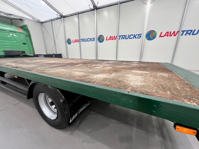 Scania P94 220 4×2 Sleeper Cab Flatbed