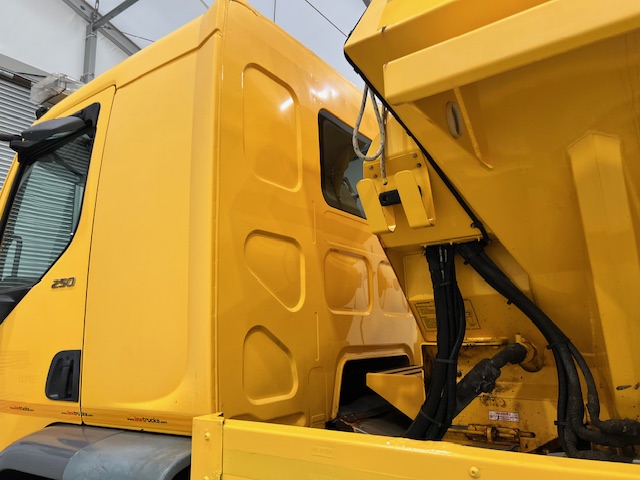 DAF LF 250 4×2 Sleeper Cab Gritter
