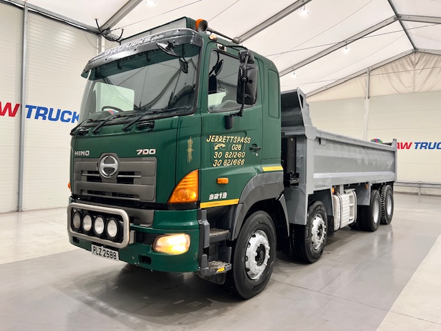 Hino 3241 700 8×4 Sleeper Cab Steel Tipper