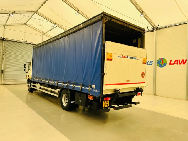 DAF CF65 250 Sleeper Cab Curtainsider