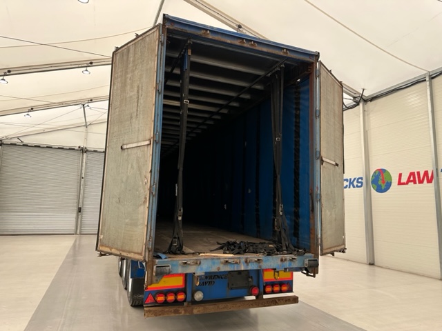 SDC Tri Axle Curtainsider Trailer