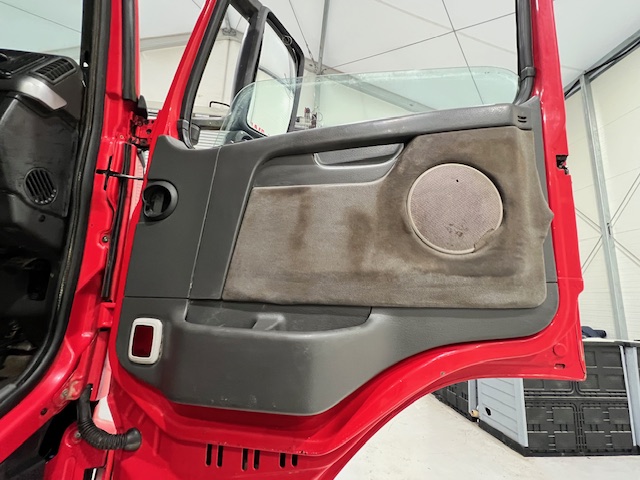 Volvo FM12 340 8×4 Day Cab Chassis Cab