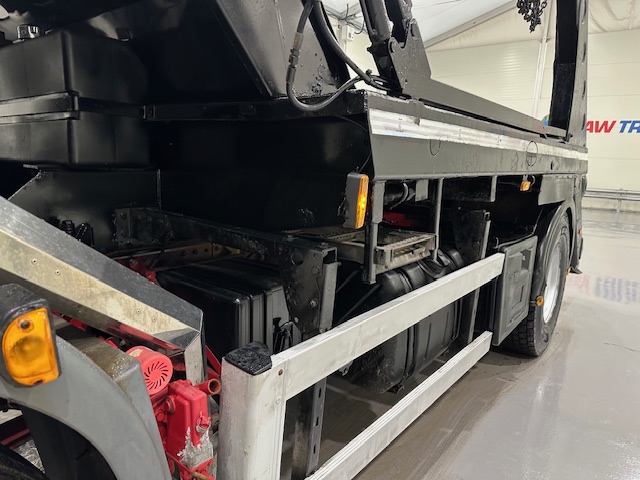 DAF LF 220 Day Cab Skip Loader