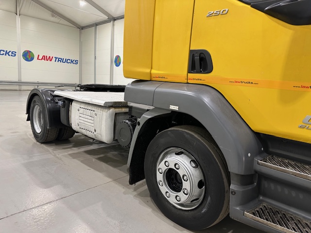 DAF LF 250 4×2 Rest Cab Tractor Unit