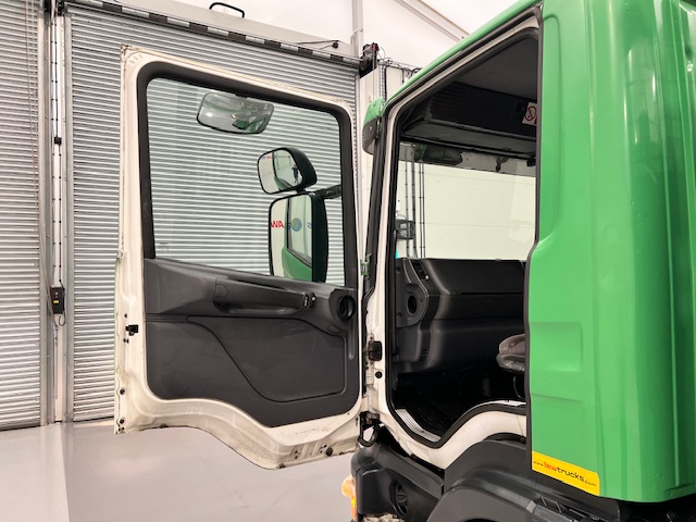 Scania P94 260 6×2 10 Tyre Flatbed Manual