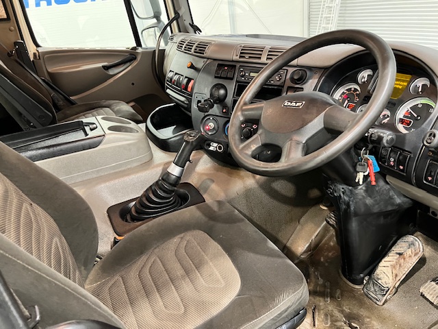 DAF CF85 410 8×4 Day Cab Steel Tipper Grab