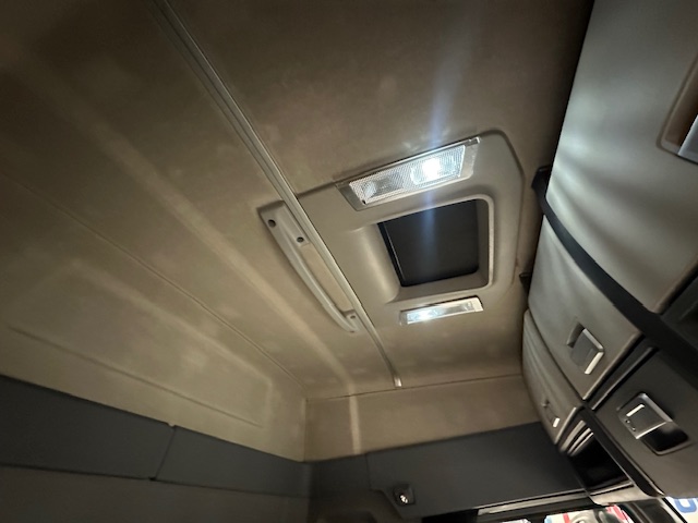 Renault T460 6×2 Midlift Tractor Unit