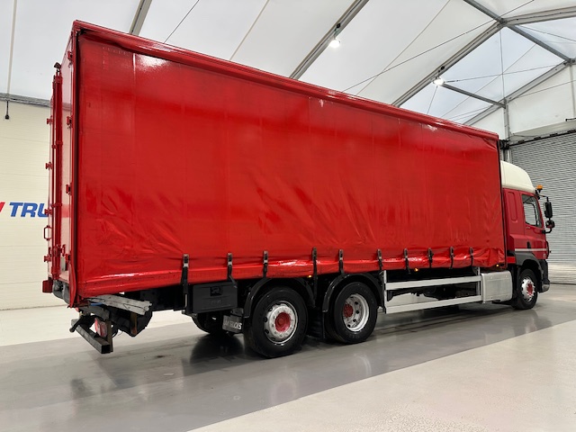 DAF CF 290 6×2 Rear Lift Sleeper Cab Curtainsider