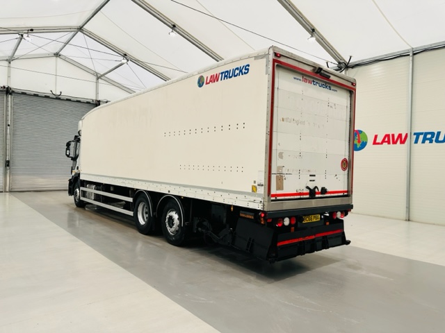 Iveco Stralis 310 Euro 6 6×2 Box Van
