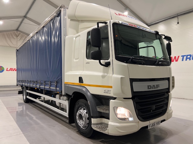DAF CF 250 4×2 Sleeper Cab Curtainsider