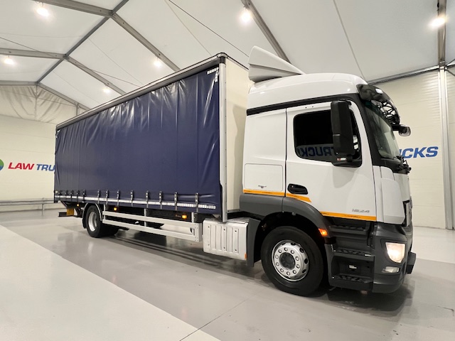 Mercedes Actros 1824 Sleeper Cab Curtainsider