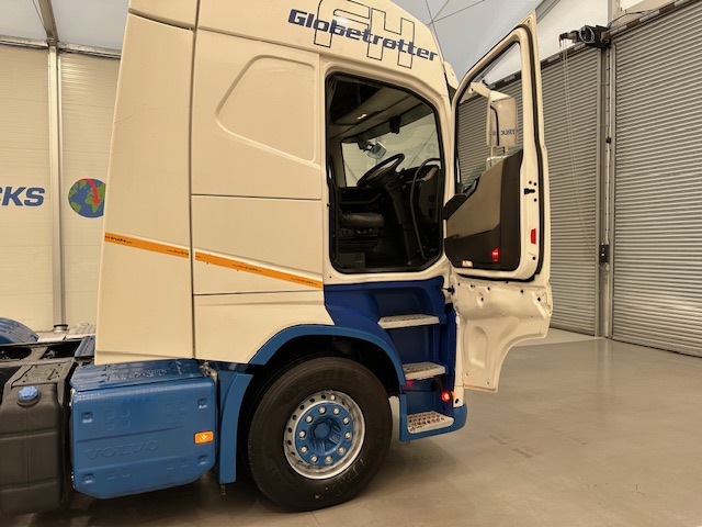 Volvo FH 500 6×2 Midlift Tractor Unit