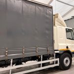 DAF CF75 310 Rear Lift Sleeper Cab Curtainsider - thumbnail