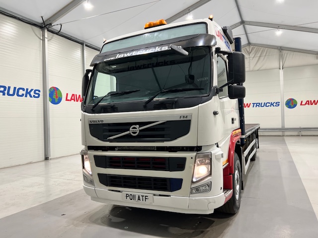 Volvo FM 330 6×2 Rear Lift Sleeper Cab Flatbed