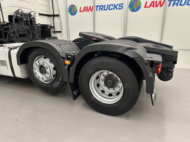 Volvo FH 500 6×2 Midlift Tractor Unit