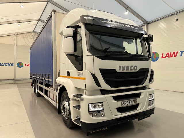 Iveco Stralis 360 6×2 Rear Steer Curtainsider