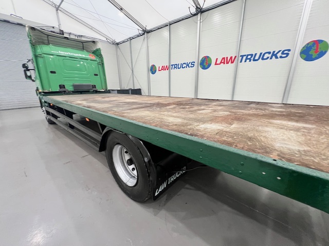 Scania P94 220 4×2 Sleeper Cab Flatbed