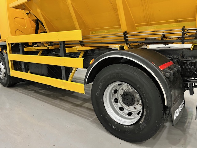 DAF LF 250 4×2 Sleeper Cab Gritter