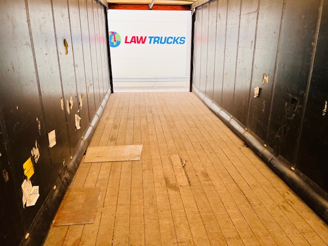 DAF CF 330 6×2 Rear Lift Sleeper Cab Curtainsider