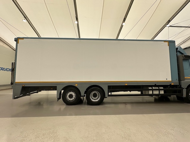 Mercedes Axor 2529 Rear Lift Sleeper Cab Box Van