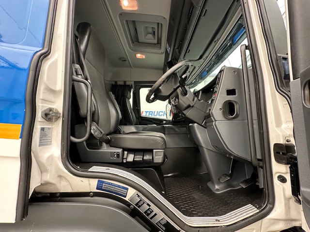 Scania P250 4×2 Sleeper Cab Fridge Box