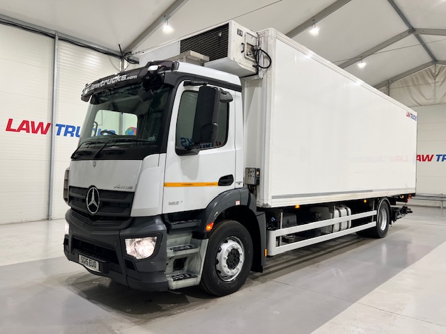 Mercedes Antos 1827 Day Cab Fridge Box