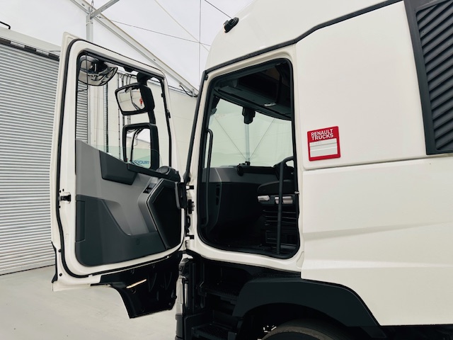 Renault T460 6×2 Midlift Tractor Unit