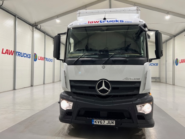 Mercedes Actros 1824 4×2 Sleeper Cab Box Van
