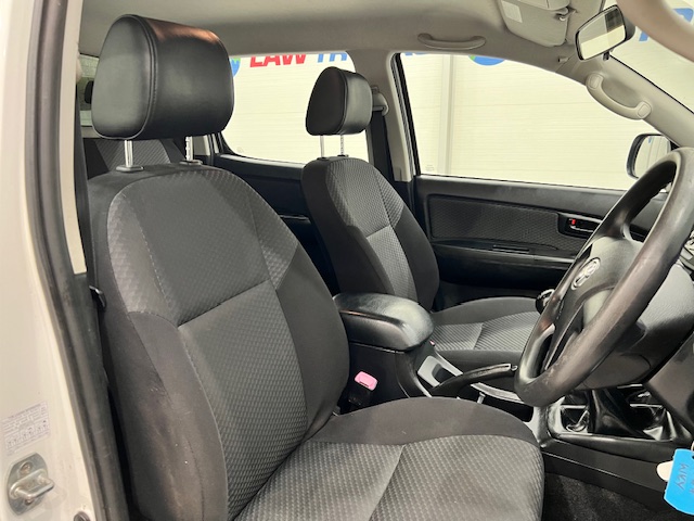 Toyota Hilux 2.5 D-4D 4×4 Double Cab Pick Up