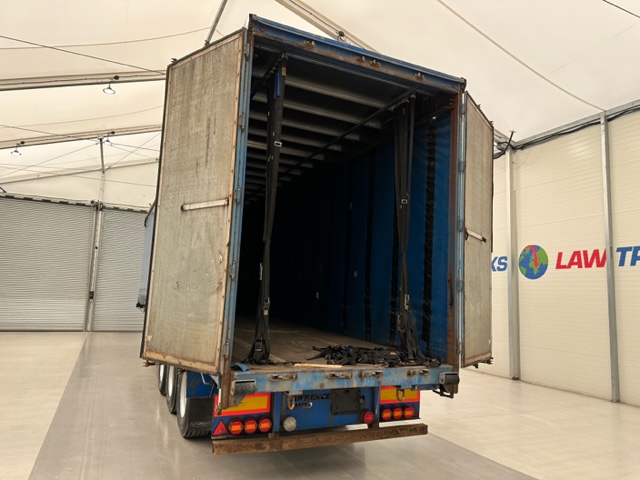 SDC Tri Axle Curtainsider Trailer