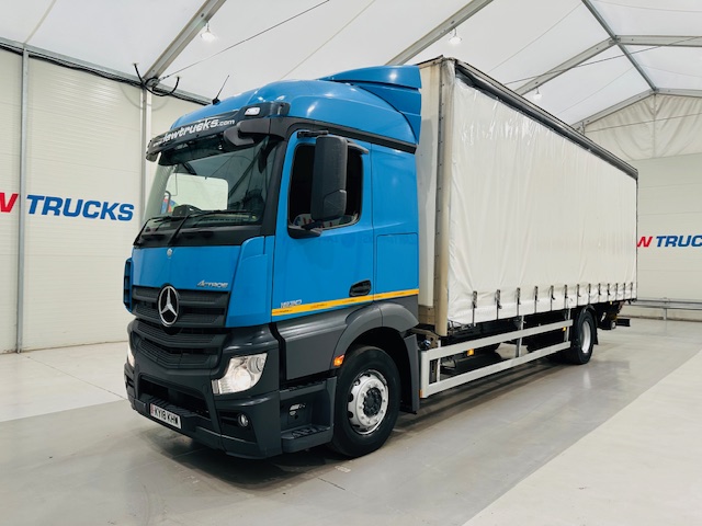 Mercedes Actros 1830 Sleeper Curtainsider Box Van