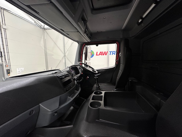 Mercedes Axor 2529 6×2 Rear Lift Day Cab Box Van