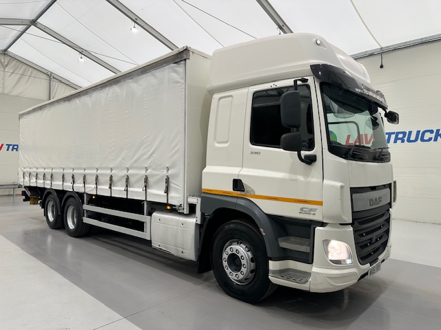 DAF CF 330 6×2 10 Tyre Sleeper Cab Curtainsider