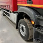 Mercedes Actros 2533 6×2 Sleeper Cab Curtainsider - thumbnail