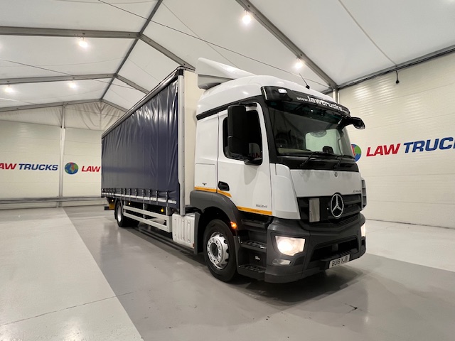 Mercedes Actros 1824 Sleeper Cab Curtainsider