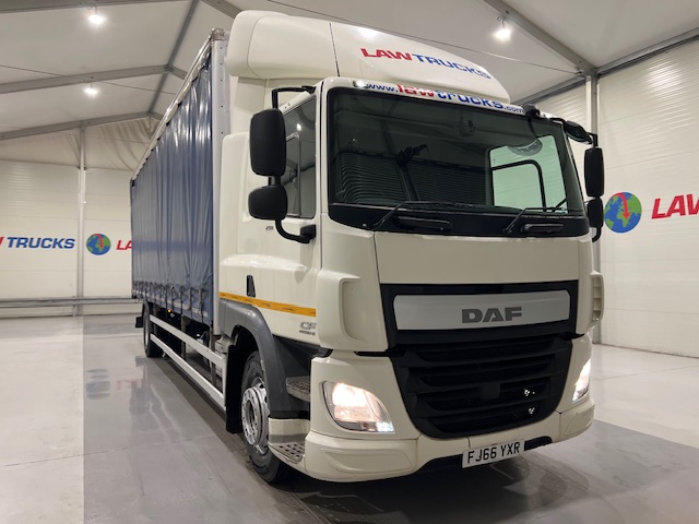 DAF CF 250 4×2 Sleeper Cab Curtainsider