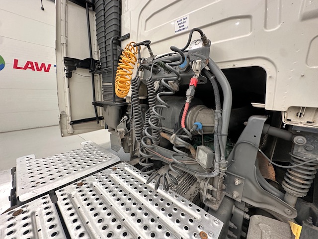 Volvo FH 460 6×2 Midlift Tractor Unit