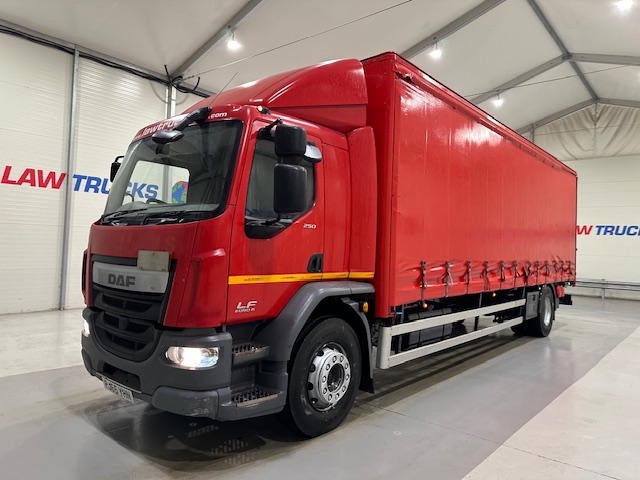 DAF LF 250 Sleeper Cab Curtainsider